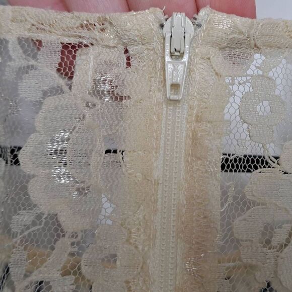 Hazel Boho Embroidered Lace Top - Picture 7 of 7